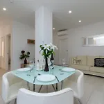 Tranquil 2 Bedroom Location Apartment