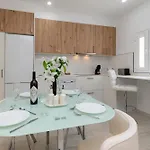 Tranquil 2 Bedroom Location Apartment *