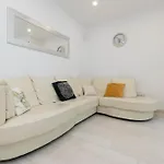 Apartment Tranquil 2 Bedroom Location *