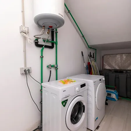 Tranquil 2 Bedroom Location *