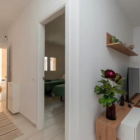 Tranquil 2 Bedroom Location * 阿德耶