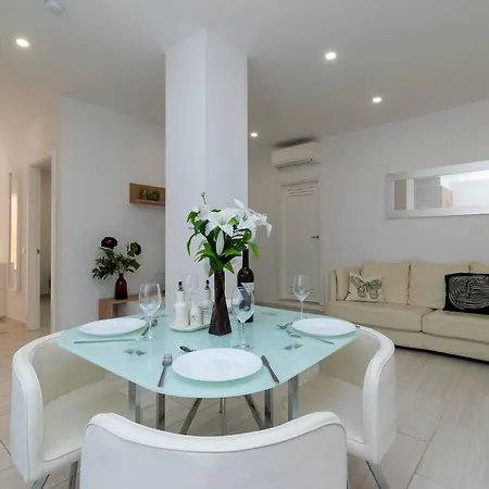 Tranquil 2 Bedroom Location 公寓