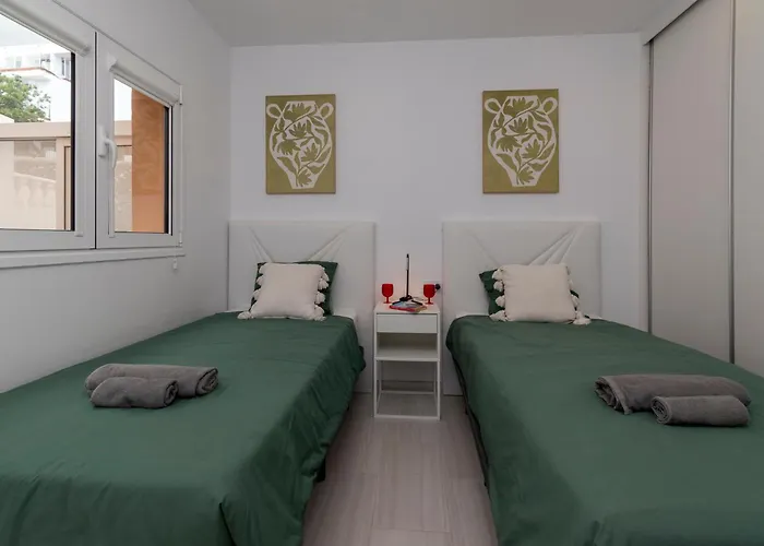 Tranquil 2 Bedroom Location アパート アデヘ