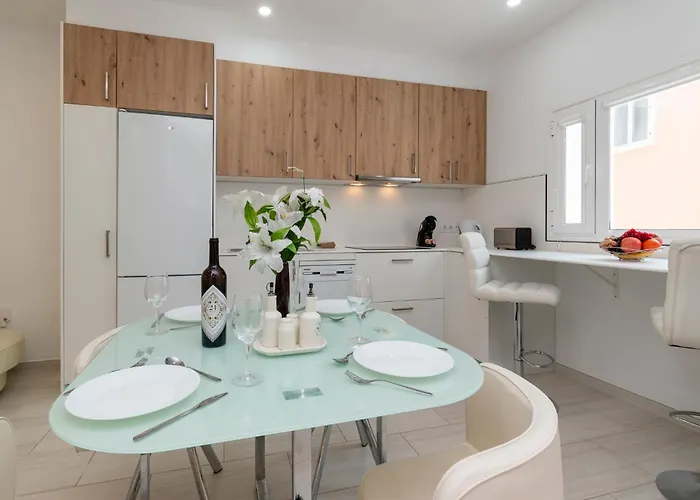 Tranquil 2 Bedroom Location Lejlighed *