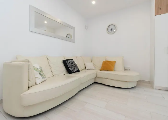 Lejlighed Tranquil 2 Bedroom Location *